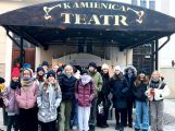 Wycieczka kl. VI b i VI e do Teatru Kamienica na sztukę „Ania z Zielonego Wzgórza”, 