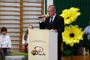 Fotorelacja z uroczystości Jubileuszu 40-lecia Szkoły Podstawowej nr 8 im. 1WDP w Legionowie, 