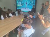 Uczniowie klasy 8b na warsztatach edukacyjnych w Centrum Szkolenia Policji, 